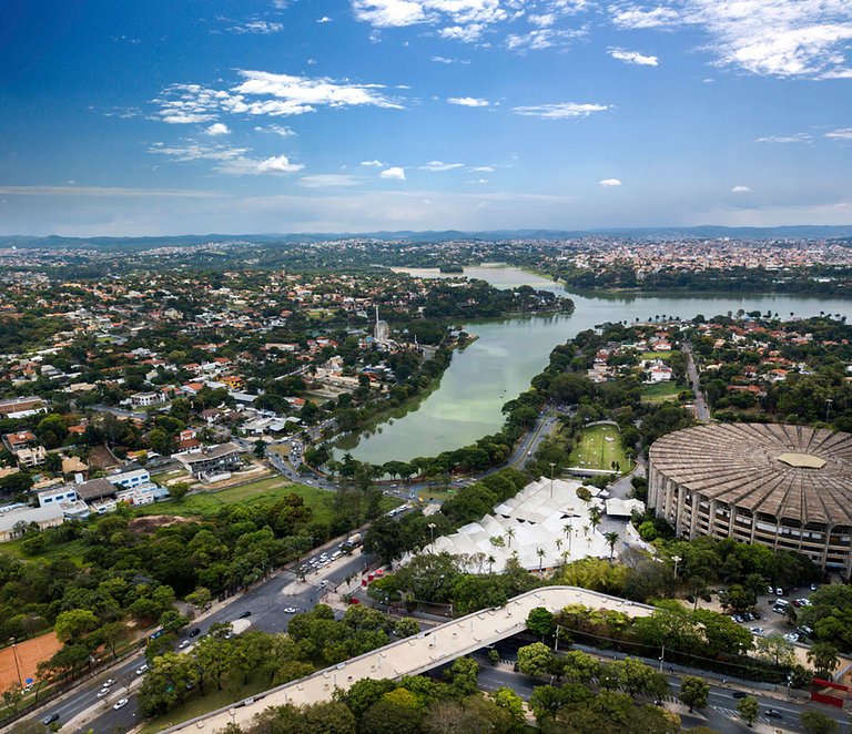 Flat on the Lagoa da Pampulha waterfront •