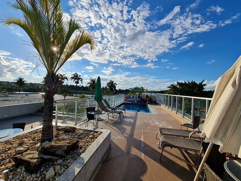 Flat on the Lagoa da Pampulha waterfront •
