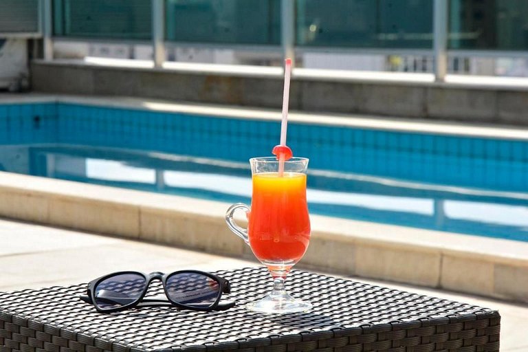Apartment with Balcony/Pool at San Diego Hotel