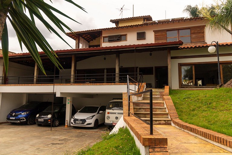 Queen Suite with Jacuzzi and Views of Lagoa da Pampulha