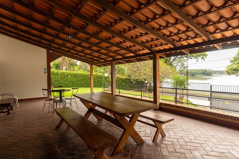 Suíte Queen Com Vista Incrível da Lagoa e Jacuzzi