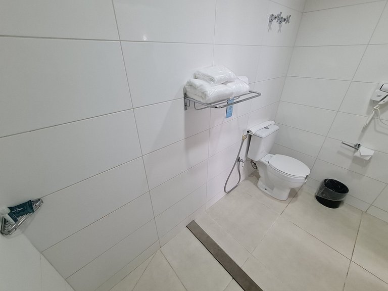 Flat on the Lagoa da Pampulha waterfront •