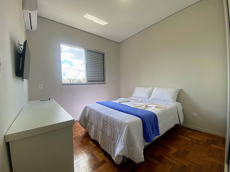 Apto no Prado com Varanda e Cozinha • Perto de