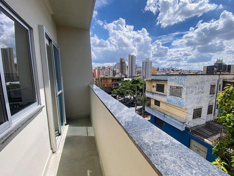 Apto no Prado com Varanda e Cozinha • Perto de