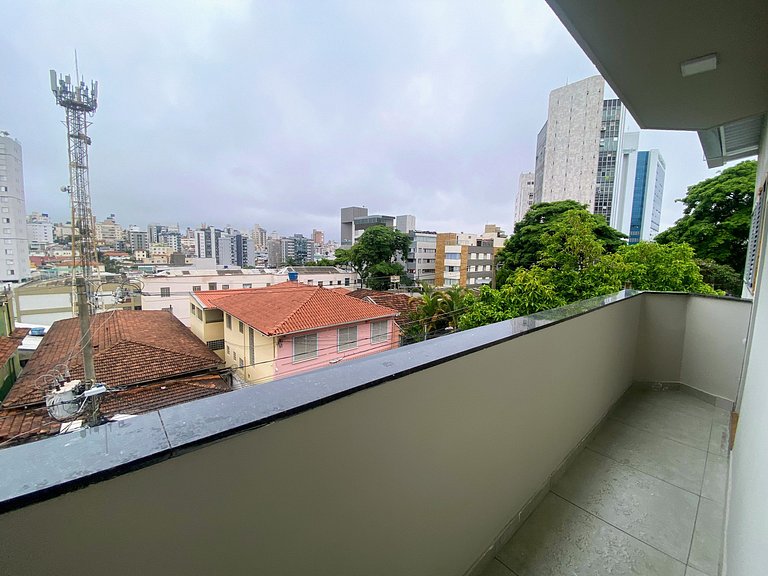 Apê no Prado com Varanda e Vista da Cidade