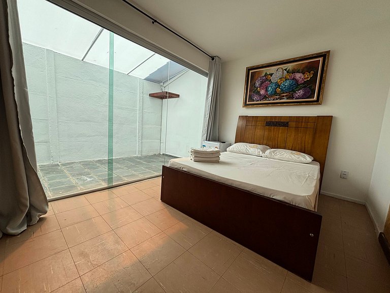 Quarto Moderno na Pampulha • Smart TV, Varanda e Piscina, em