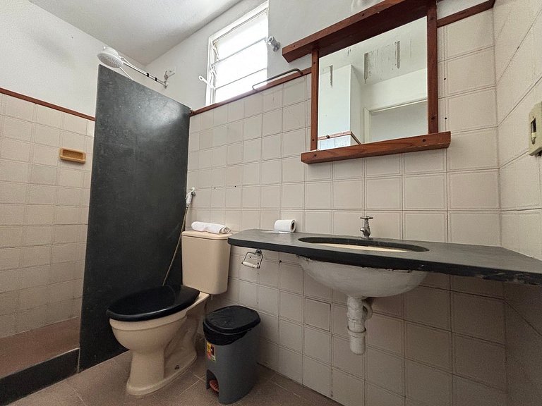 Quarto confortável C/ Smart TV e Frigobar