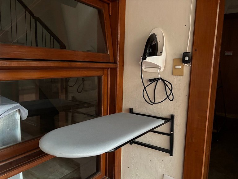 Quarto confortável C/ Smart TV e Frigobar