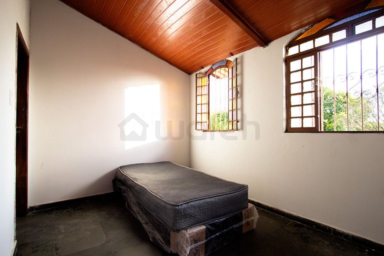 Refúgio C/ Piscina e Churrasqueira P/ 14 Pessoas