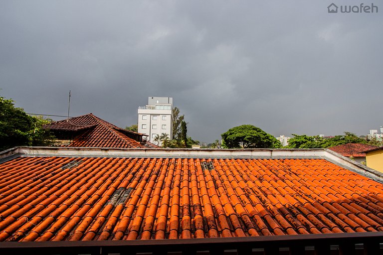 Quarto Charmoso em Madeira de Lei a 2 min da Av.