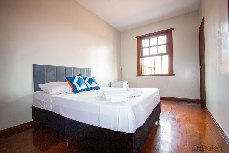 Room with Garden, 2 min from Av. Fleming