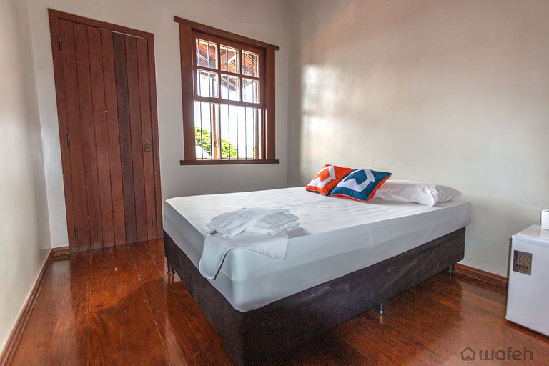 Hardwood Room in Pampulha – 2 min from Av. Fleming