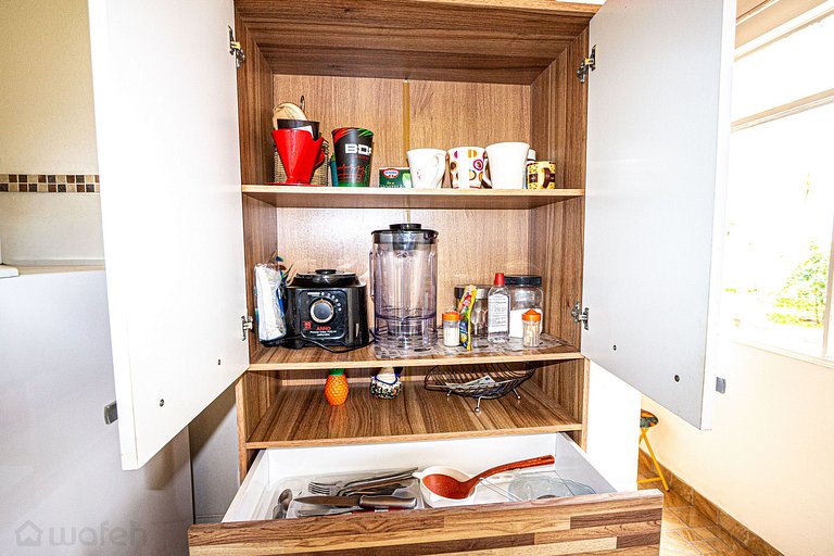 Quarto de Casal Confortável Banheiro Compartilhado