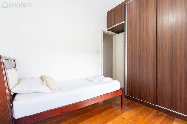 Budget Single Room (Shared Bathroom)