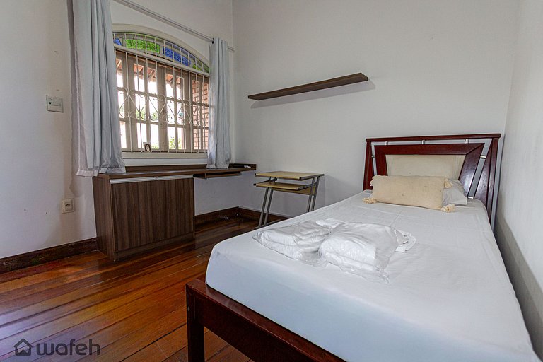 Budget Single Room (Shared Bathroom)