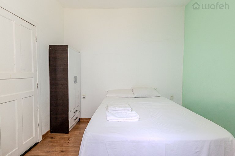 Quarto Duplo Econômico C/ Banheiro Compartilhado