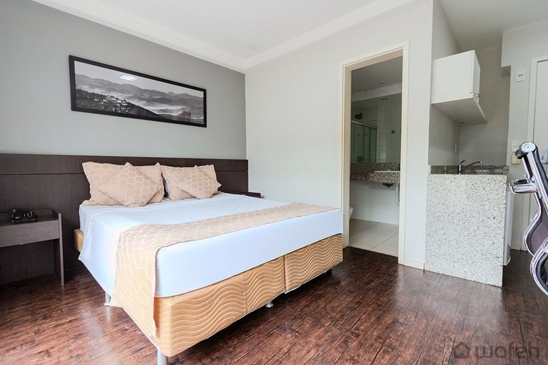 Flat Incrível com Varanda e Excelente Localização!