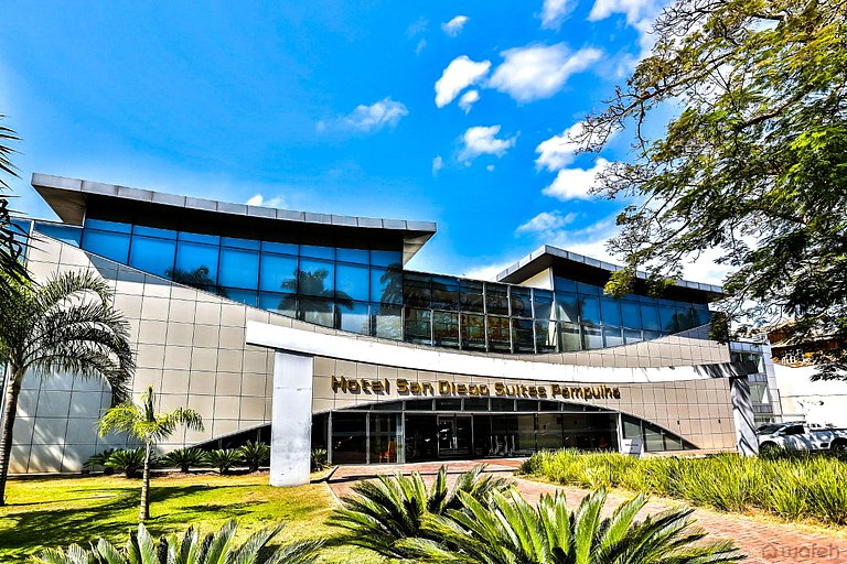 Flat/Hotel em frente à Lagoa da Pampulha c/Piscina