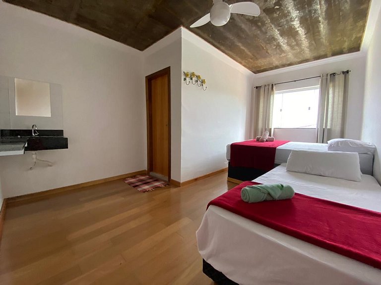 Quiet Triple Suite + Free Breakfast