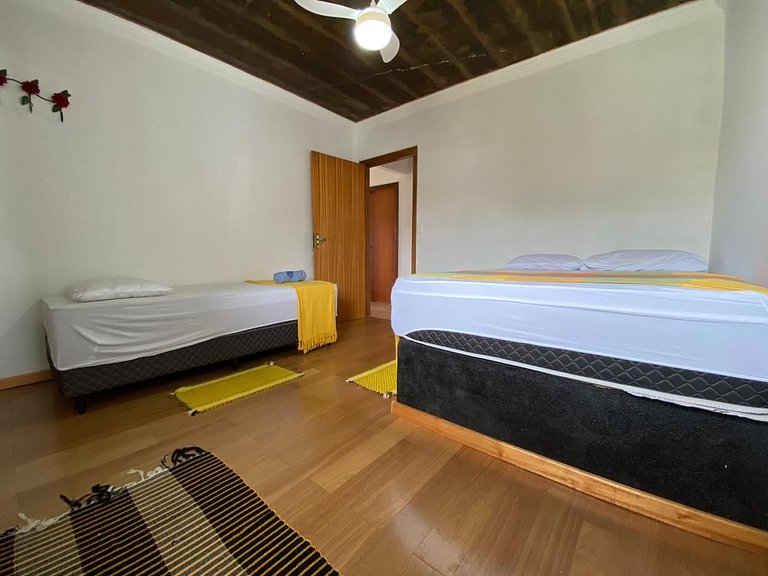 Quiet Triple Suite + Free Breakfast