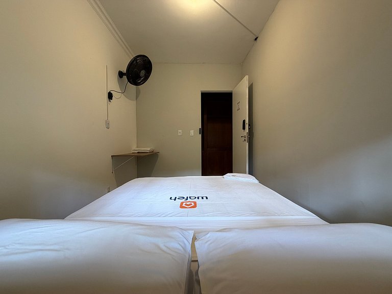Quarto Aconchegante na Casa Amarela