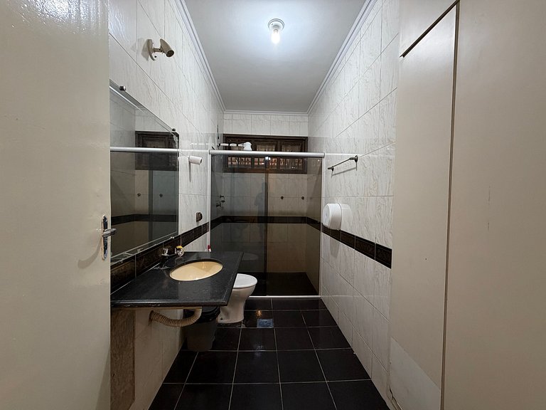 Quarto Aconchegante na Casa Amarela