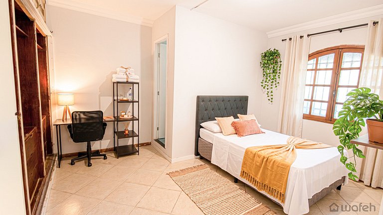 Couple's Suite with Home Office • Casa Amarela