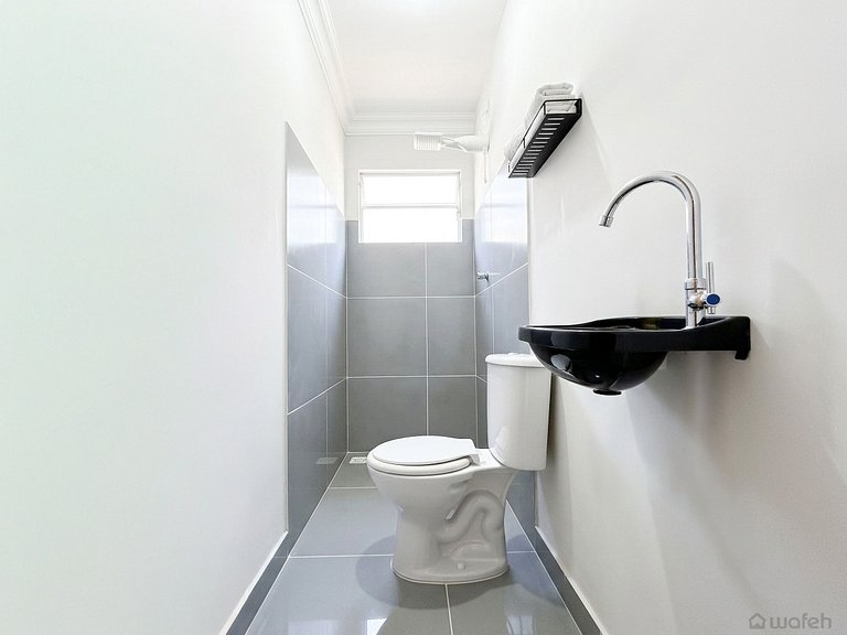 Suíte para casal na Pampulha com piscina e