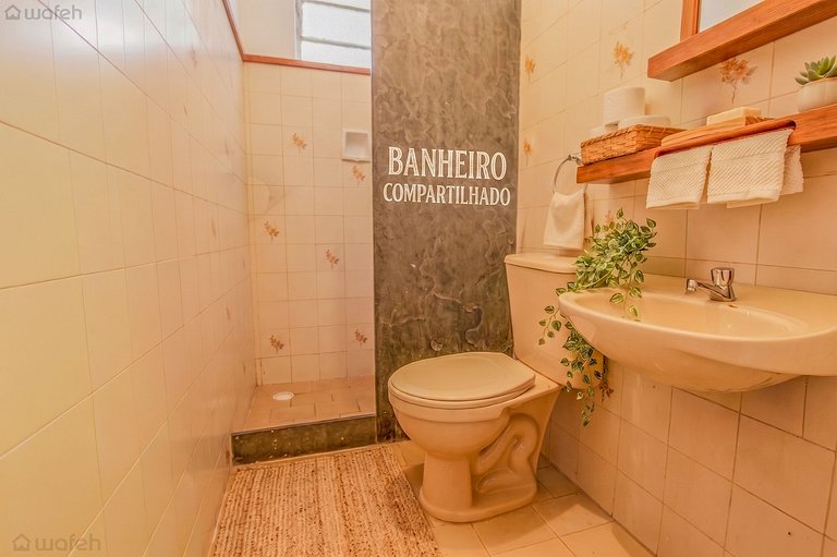 Quarto espaçoso na Fleming