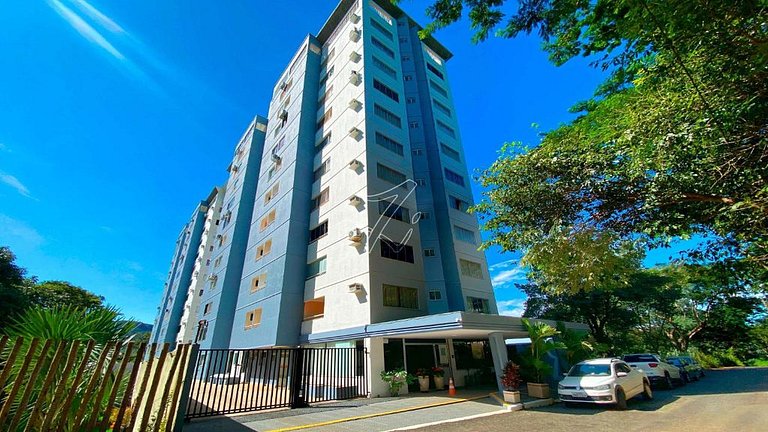 A 10 min a pé do Hot Park | Apto silencioso com vaga de gara
